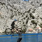 Turista u Hrvatskoj gurnuo muškarac u rijeku dok je vozio bicikl po ogradi mosta